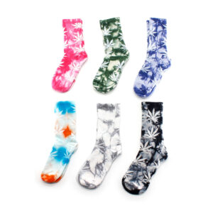 Chic Cannabis Vibes: 8-Inch Cannabis Leaf-Emblazoned Tube Socks（Stlye 3）
